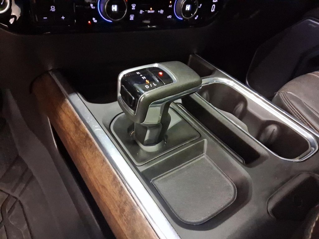 2023 Chevrolet Silverado 1500 Crew Cab 4x4 High Country / Standard Box in Stratford, Ontario - 17 - w1024h768px