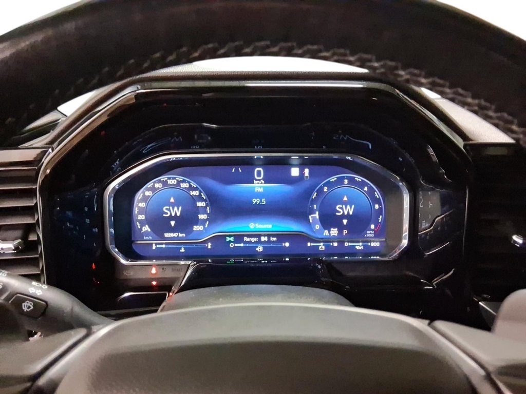 2023 Chevrolet Silverado 1500 Crew Cab 4x4 High Country / Standard Box in Stratford, Ontario - 15 - w1024h768px