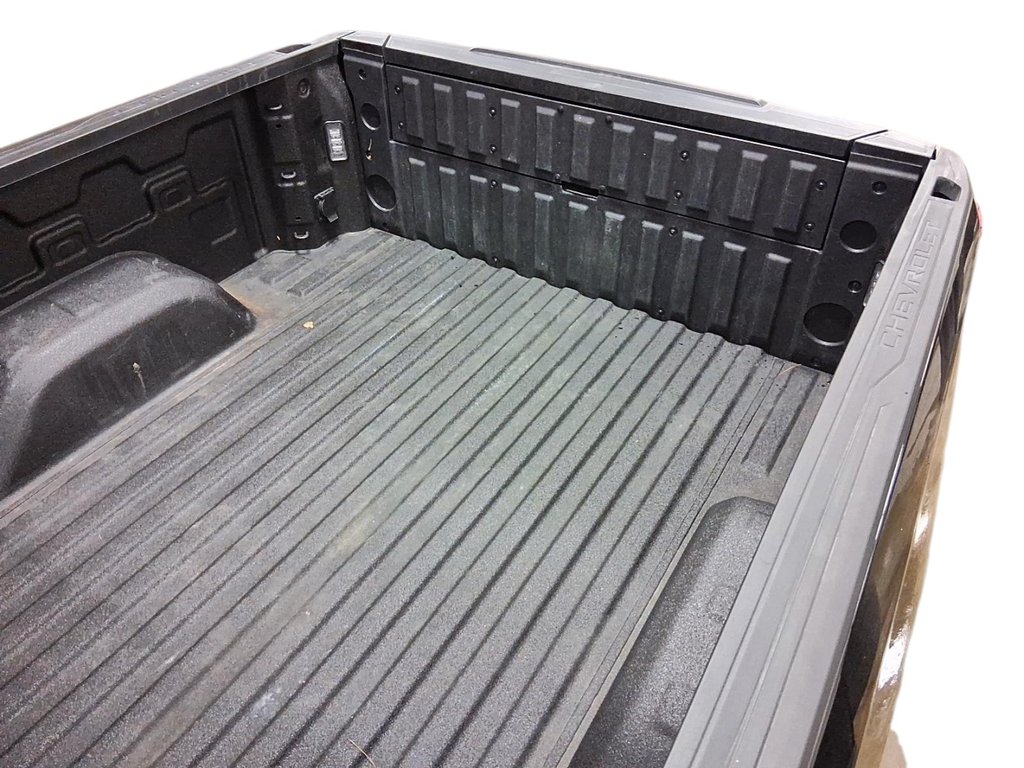 2023 Chevrolet Silverado 1500 Crew Cab 4x4 High Country / Standard Box in Stratford, Ontario - 19 - w1024h768px