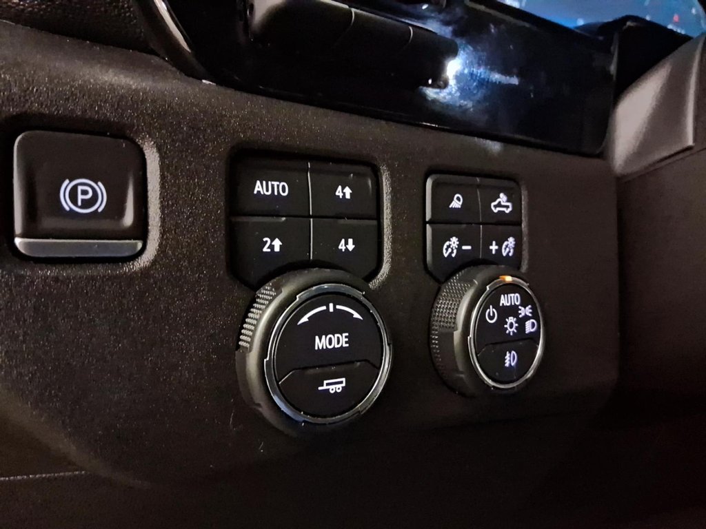 2023 Chevrolet Silverado 1500 Crew Cab 4x4 High Country / Standard Box in Stratford, Ontario - 18 - w1024h768px