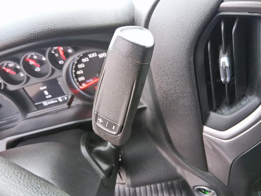 2023 Chevrolet Silverado 1500 Regular Cab 4x4 WT / Standard Box in Stratford, Ontario - 15 - w1024h768px