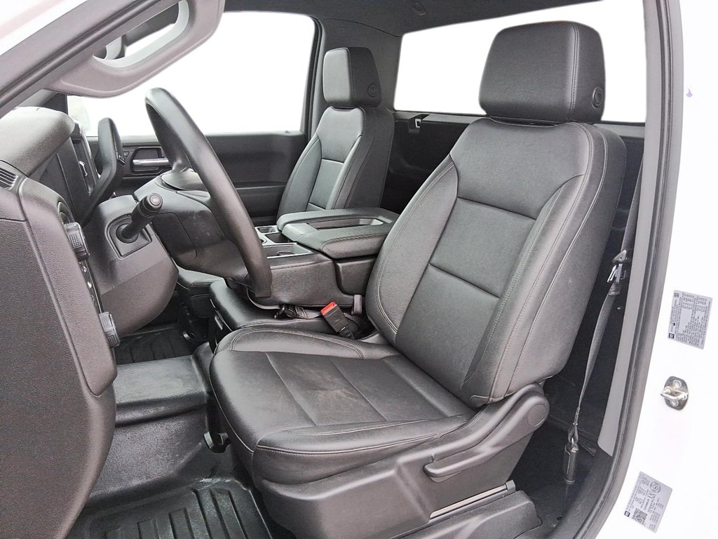 2023 Chevrolet Silverado 1500 Regular Cab 4x4 WT / Standard Box in Stratford, Ontario - 7 - w1024h768px