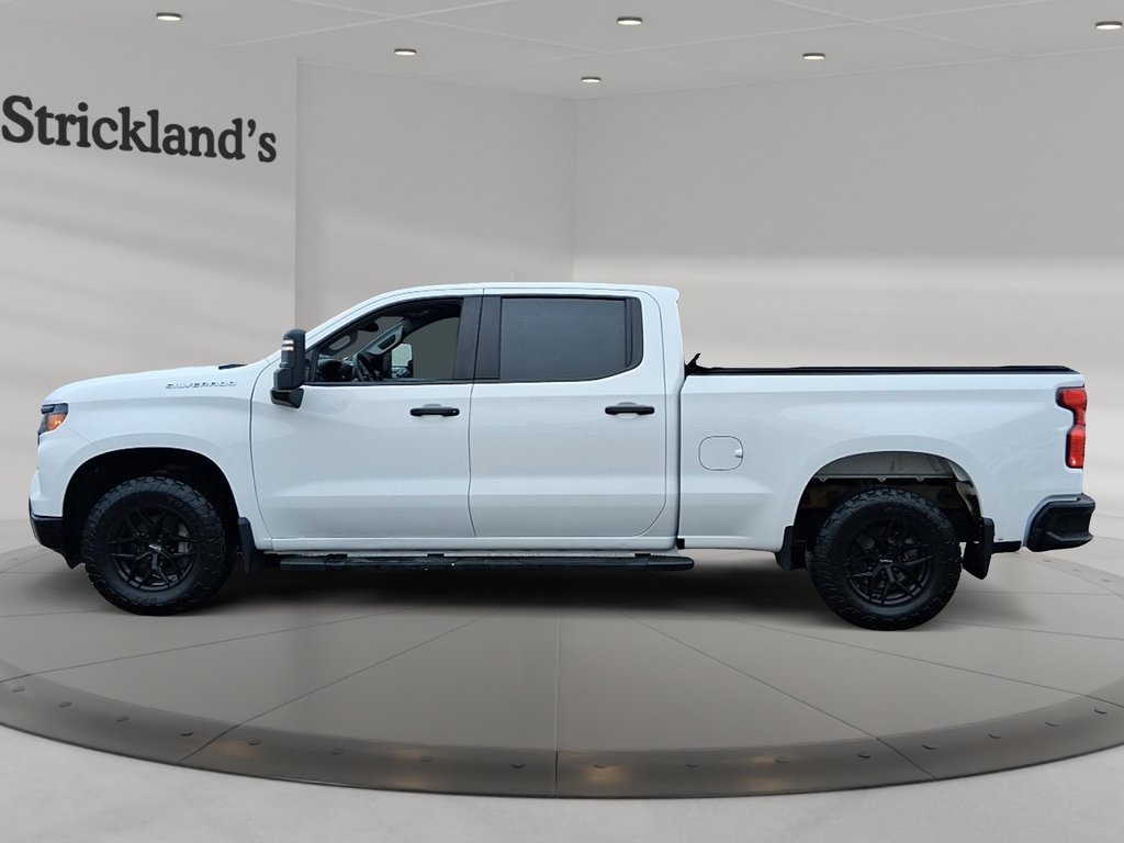 2023 Chevrolet Silverado 1500 Crew Cab 4x4 WT / Standard Box in Stratford, Ontario - 5 - w1024h768px