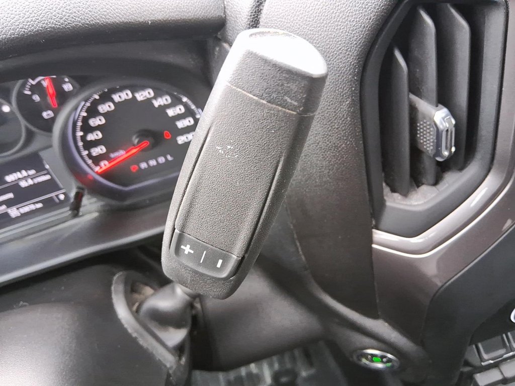 2023 Chevrolet Silverado 1500 Crew Cab 4x4 WT / Standard Box in Stratford, Ontario - 16 - w1024h768px