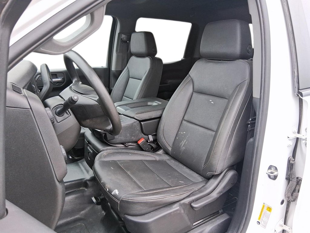 2023 Chevrolet Silverado 1500 Crew Cab 4x4 WT / Standard Box in Stratford, Ontario - 7 - w1024h768px