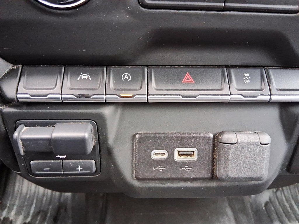 2023 Chevrolet Silverado 1500 Crew Cab 4x4 WT / Standard Box in Stratford, Ontario - 18 - w1024h768px