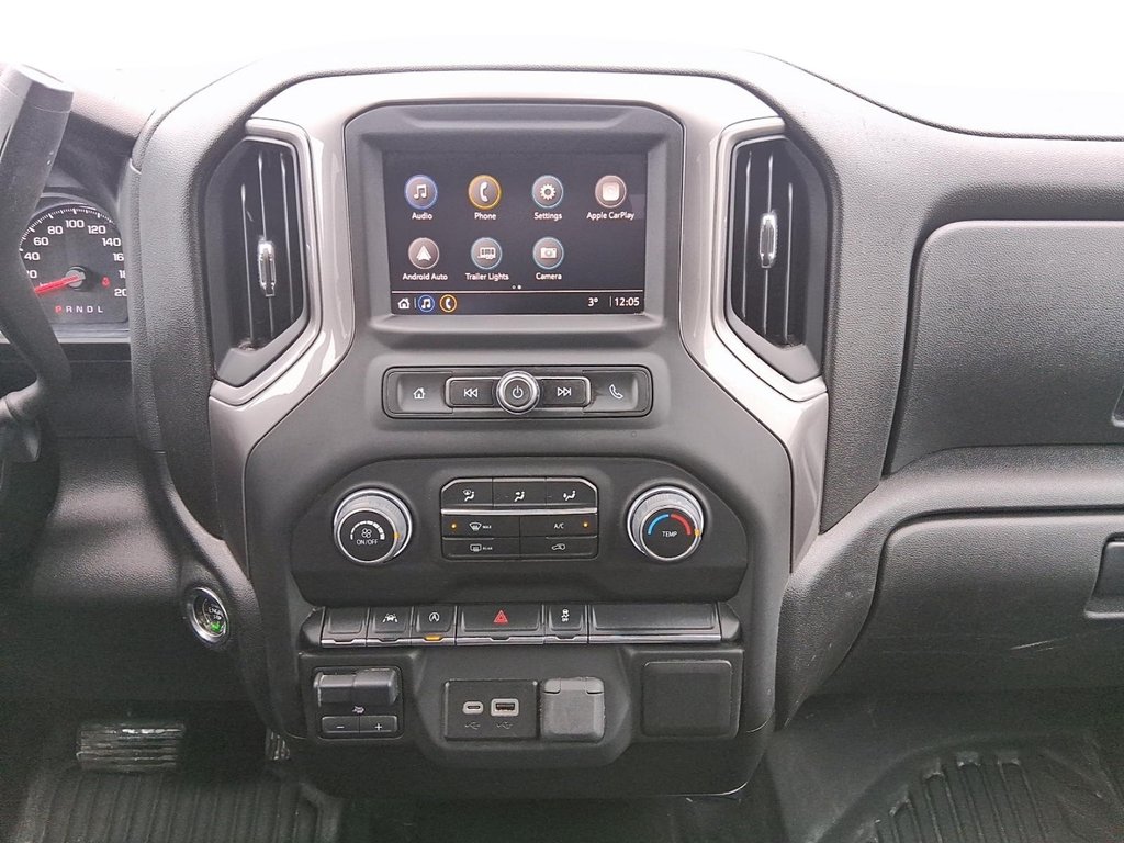 2023 Chevrolet Silverado 1500 Crew Cab 4x4 WT / Standard Box in Stratford, Ontario - 15 - w1024h768px