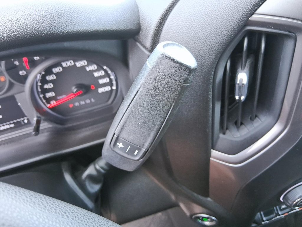 2023 Chevrolet Silverado 1500 Double Cab 4x4 WT / Standard Box in Stratford, Ontario - 16 - w1024h768px