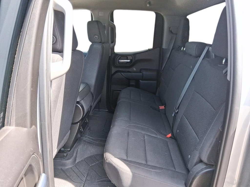 2023 Chevrolet Silverado 1500 Double Cab 4x4 WT / Standard Box in Stratford, Ontario - 9 - w1024h768px