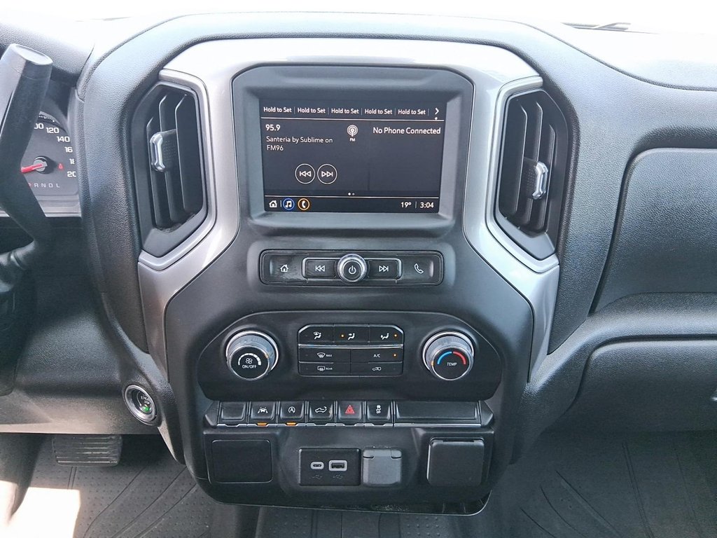 2023 Chevrolet Silverado 1500 Double Cab 4x4 WT / Standard Box in Stratford, Ontario - 15 - w1024h768px