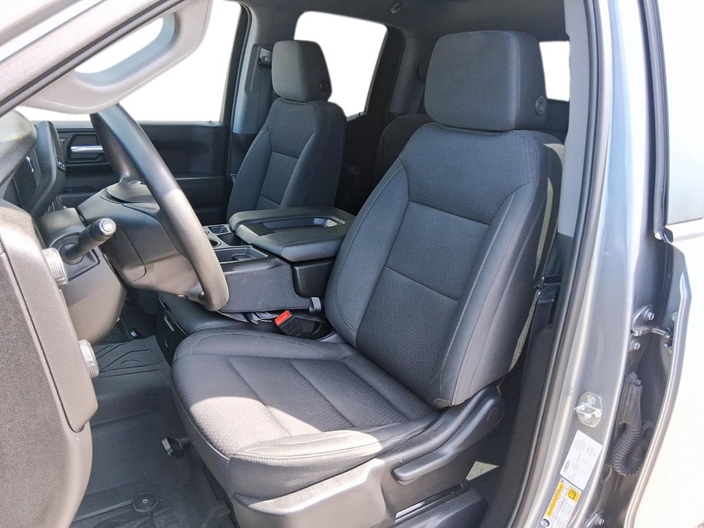 2023 Chevrolet Silverado 1500 Double Cab 4x4 WT / Standard Box in Stratford, Ontario - 8 - w1024h768px