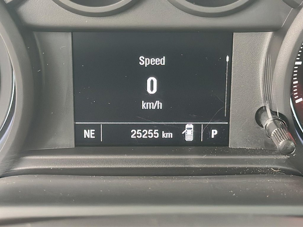 2024 Chevrolet Silverado 1500 Regular Cab Long Box 2-Wheel Drive Work Truck in Stratford, Ontario - 11 - w1024h768px