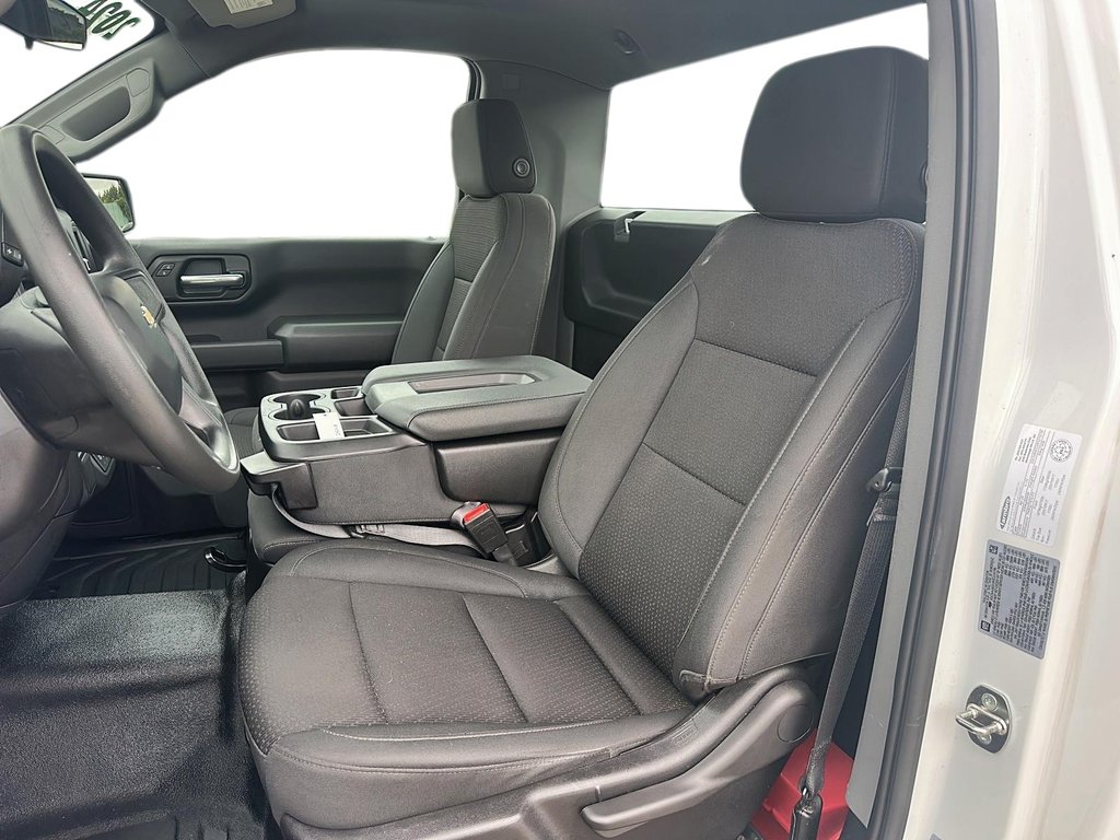 2024 Chevrolet Silverado 1500 Regular Cab Long Box 2-Wheel Drive Work Truck in Stratford, Ontario - 7 - w1024h768px