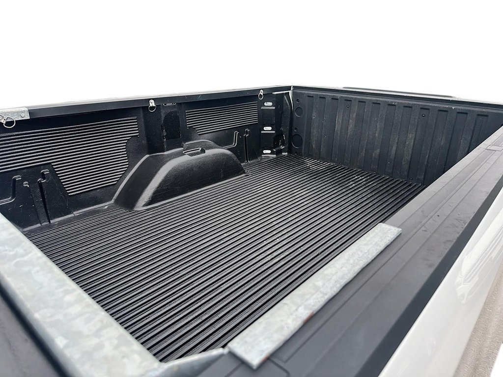 2024 Chevrolet Silverado 1500 Regular Cab Long Box 2-Wheel Drive Work Truck in Stratford, Ontario - 14 - w1024h768px