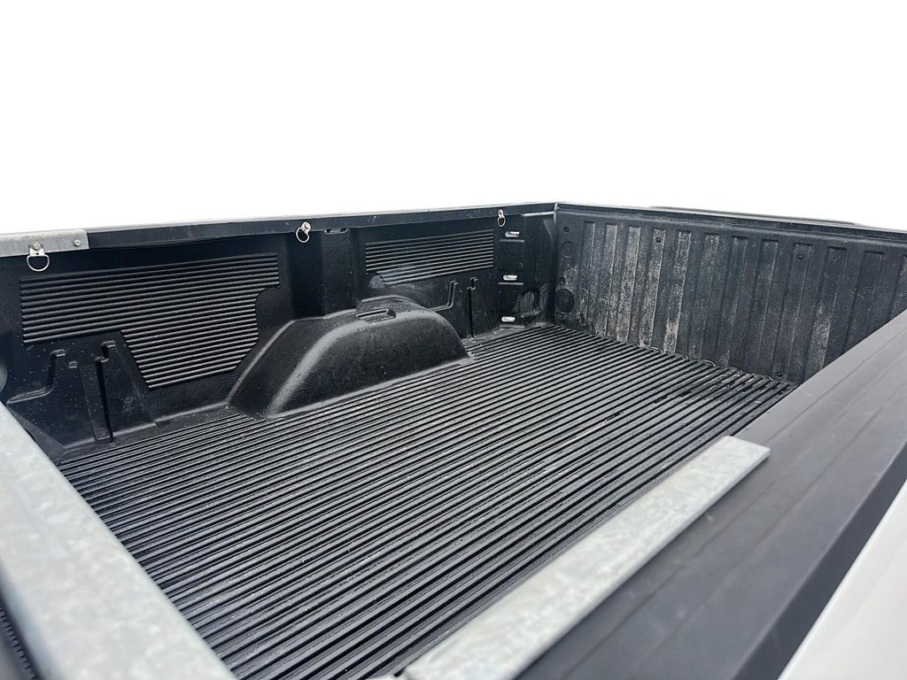 2024 Chevrolet Silverado 1500 Regular Cab Long Box 2-Wheel Drive Work Truck in Stratford, Ontario - 14 - w1024h768px