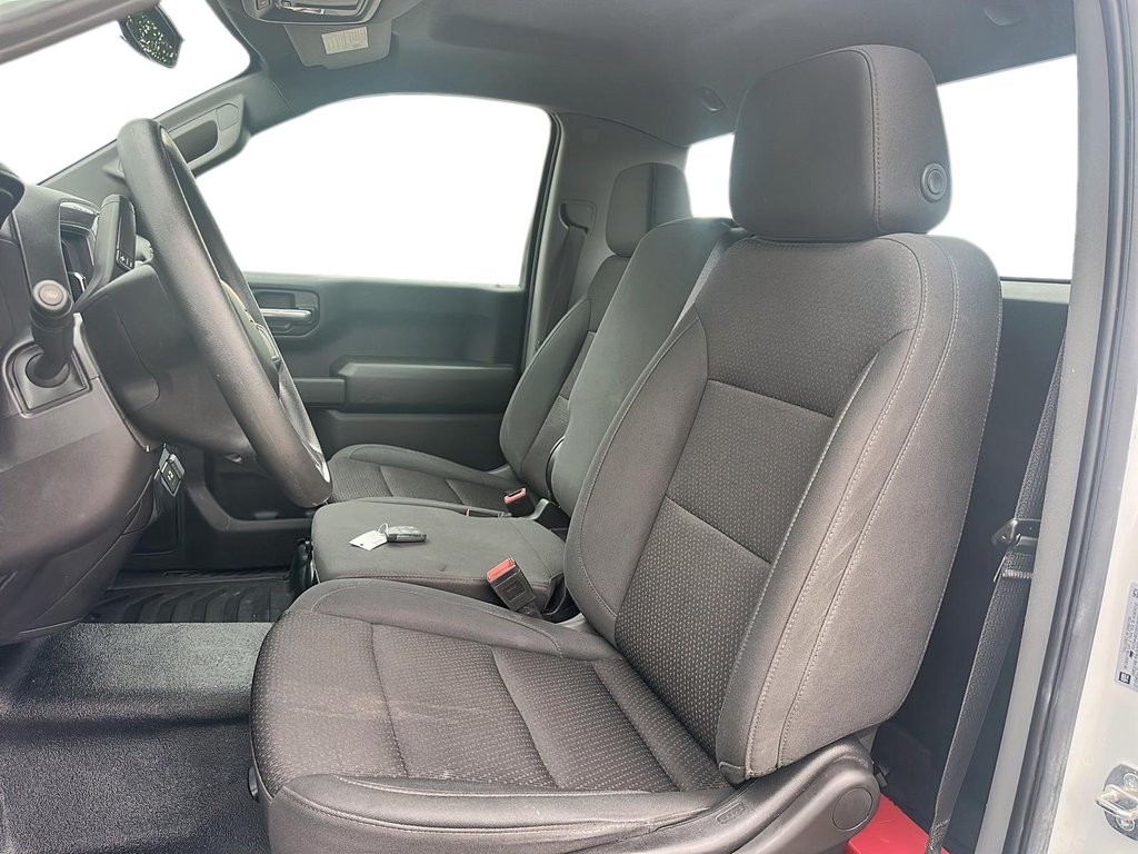 2024 Chevrolet Silverado 1500 Regular Cab Long Box 2-Wheel Drive Work Truck in Stratford, Ontario - 7 - w1024h768px
