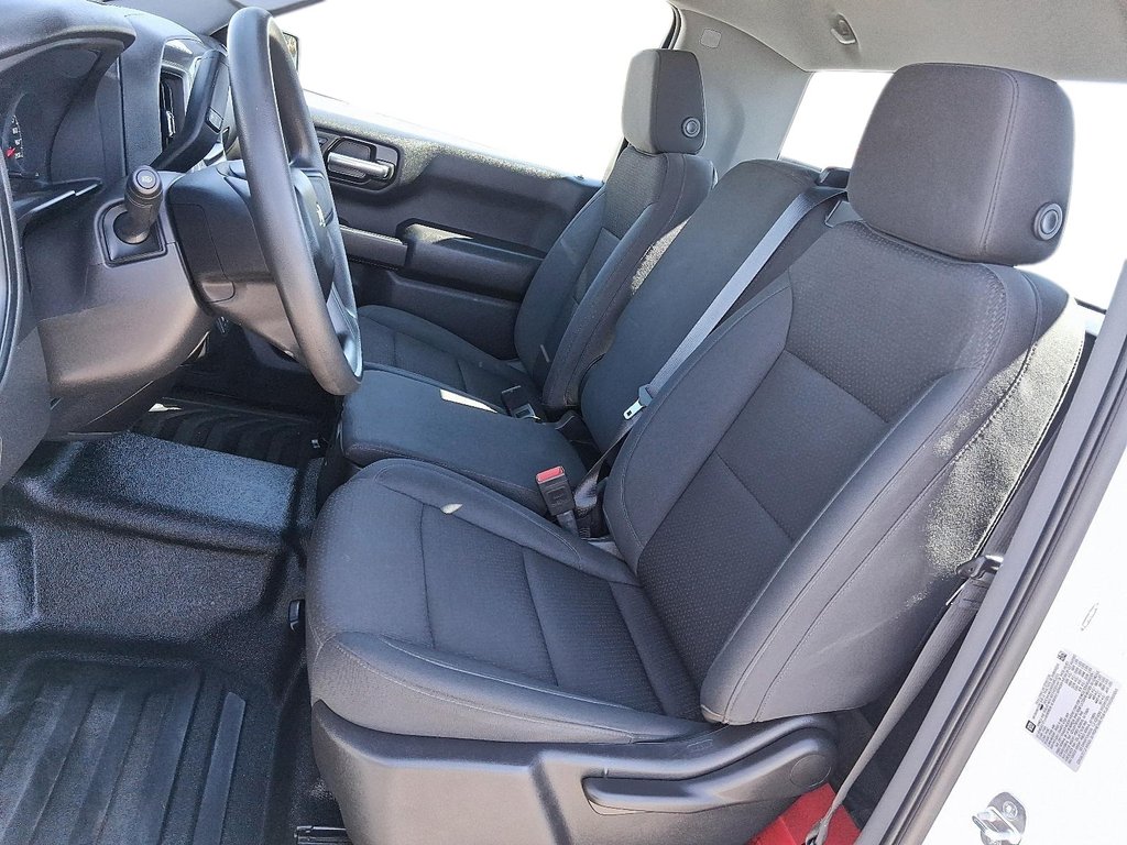 2024 Chevrolet Silverado 1500 Regular Cab Long Box 2-Wheel Drive Work Truck in Stratford, Ontario - 7 - w1024h768px