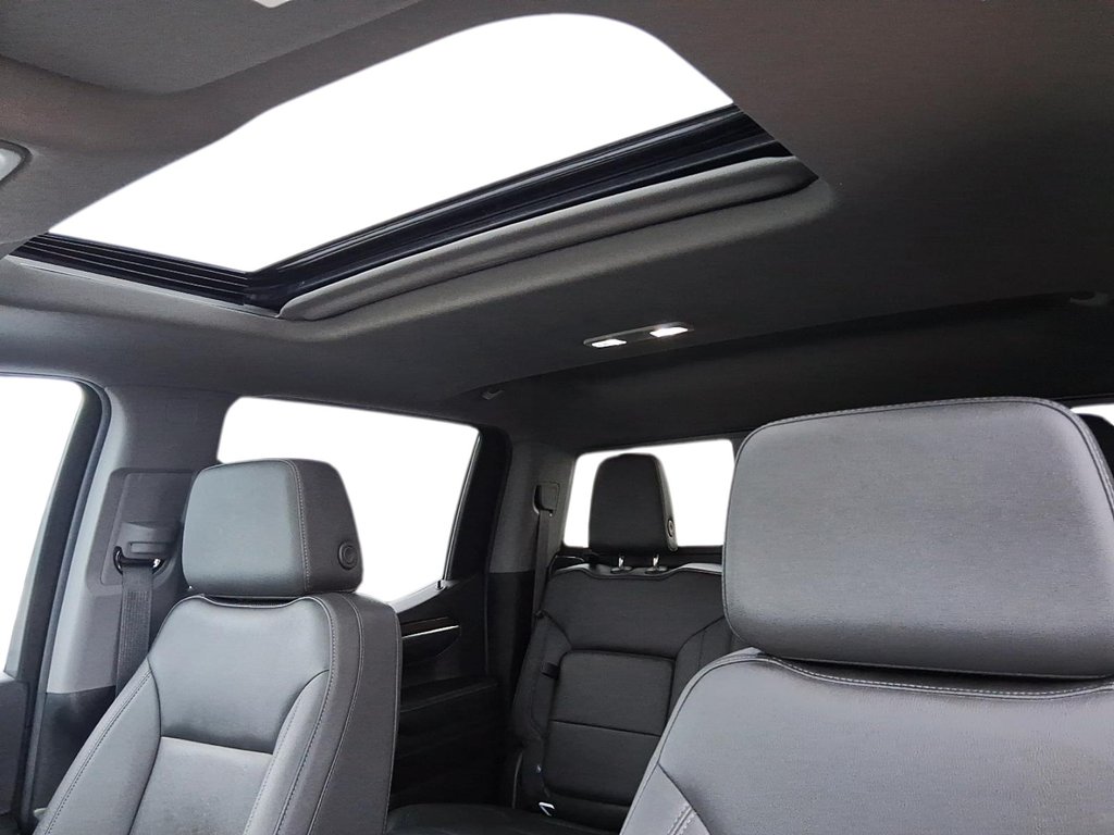 2024 Chevrolet Silverado 1500 Crew Cab Short Box 4-Wheel Drive RST in Stratford, Ontario - 19 - w1024h768px