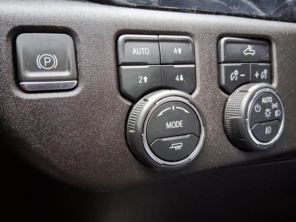 2024 Chevrolet Silverado 1500 Crew Cab Short Box 4-Wheel Drive RST in Stratford, Ontario - 16 - w1024h768px