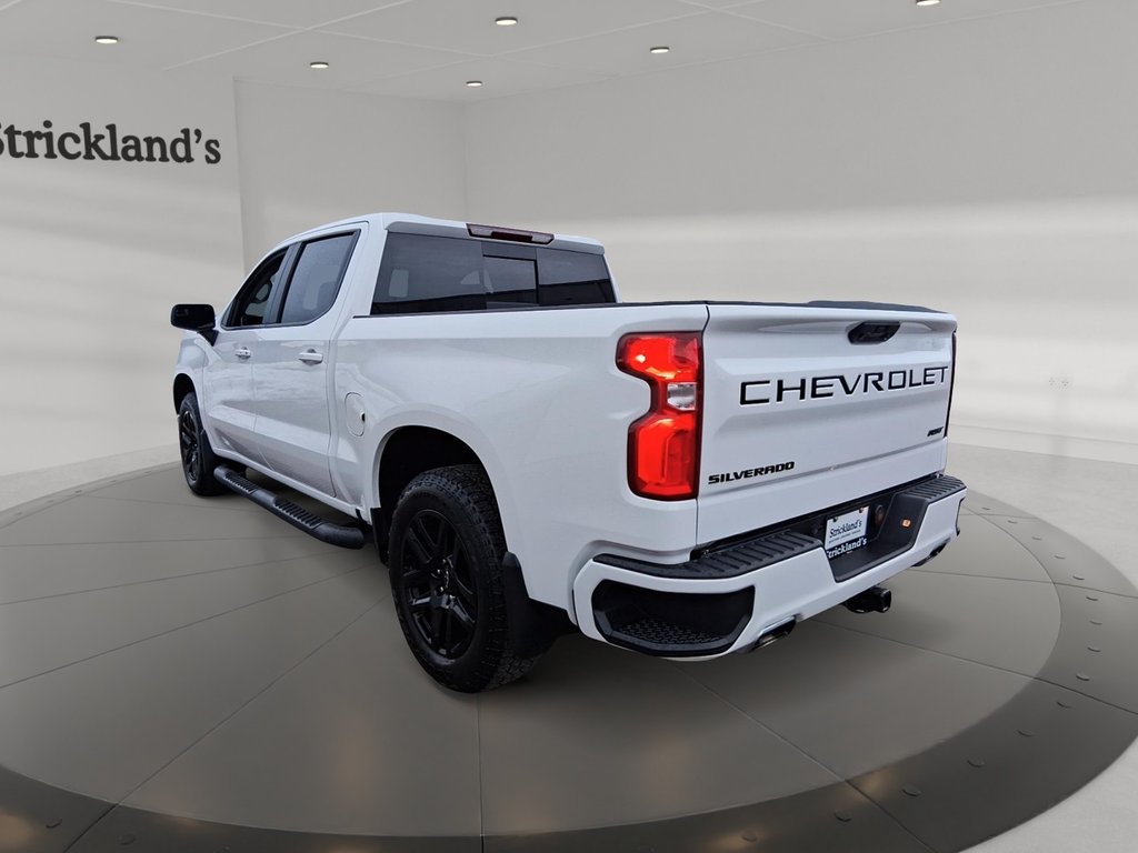 2024 Chevrolet Silverado 1500 Crew Cab Short Box 4-Wheel Drive RST in Stratford, Ontario - 4 - w1024h768px