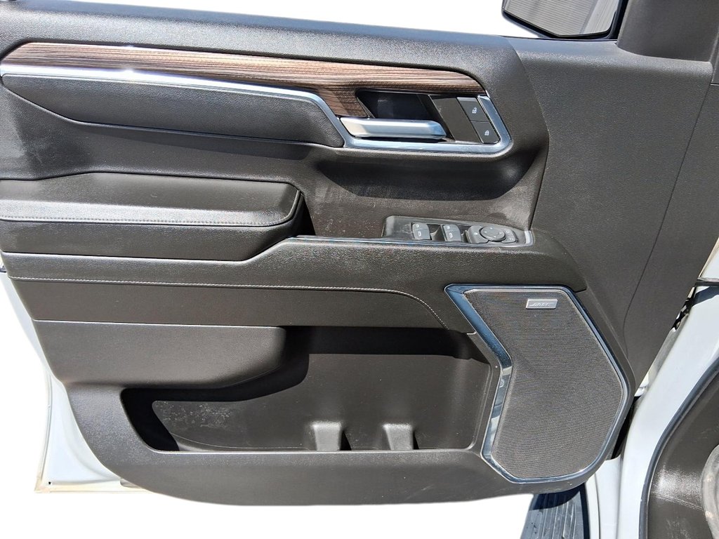 2024 Chevrolet Silverado 1500 Crew Cab Short Box 4-Wheel Drive RST in Stratford, Ontario - 11 - w1024h768px