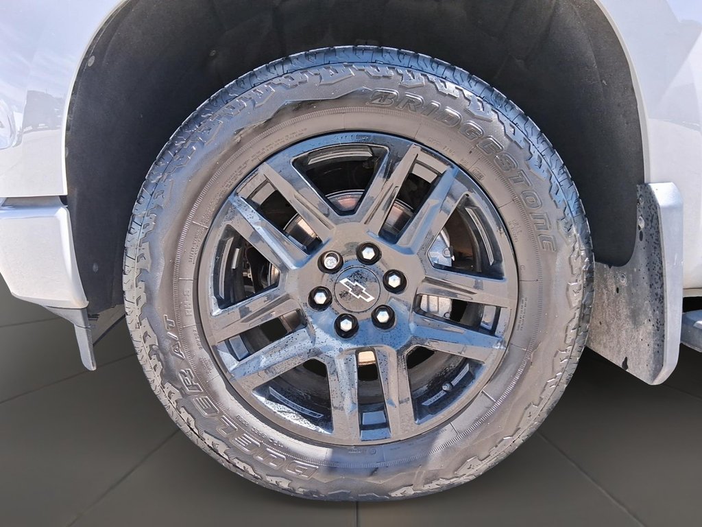 2024 Chevrolet Silverado 1500 Crew Cab Short Box 4-Wheel Drive RST in Stratford, Ontario - 6 - w1024h768px