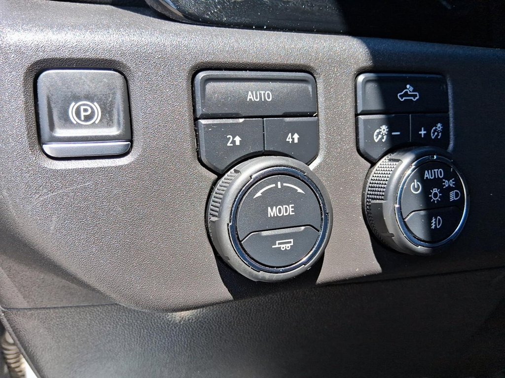 2024 Chevrolet Silverado 1500 Crew Cab Short Box 4-Wheel Drive RST in Stratford, Ontario - 17 - w1024h768px