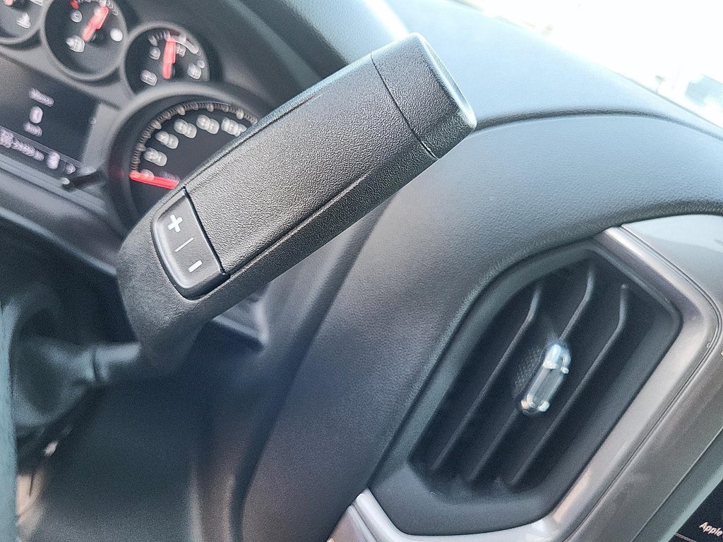 2024 Chevrolet Silverado 1500 Crew Cab Standard Box 4-Wheel Drive Work Truck in Stratford, Ontario - 13 - w1024h768px