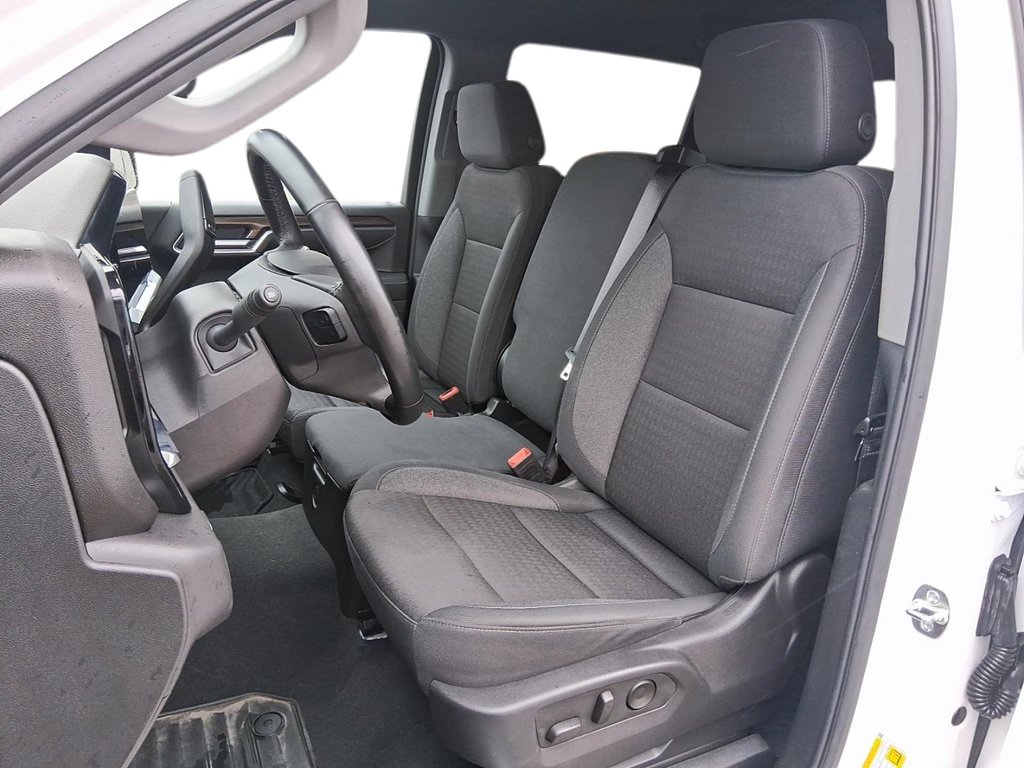 2025 Chevrolet Silverado 1500 Crew Cab Short Box 4-Wheel Drive LT in Stratford, Ontario - 8 - w1024h768px