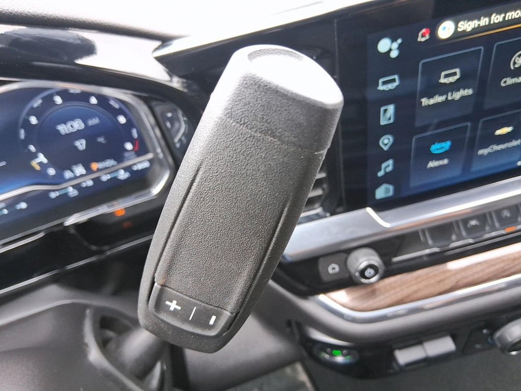 2025 Chevrolet Silverado 1500 Crew Cab Short Box 4-Wheel Drive LT in Stratford, Ontario - 16 - w1024h768px