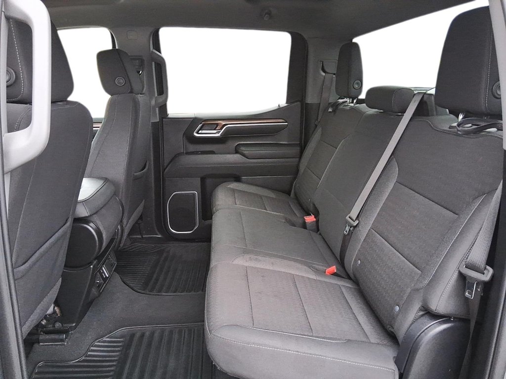 2025 Chevrolet Silverado 1500 Crew Cab Short Box 4-Wheel Drive LT in Stratford, Ontario - 9 - w1024h768px