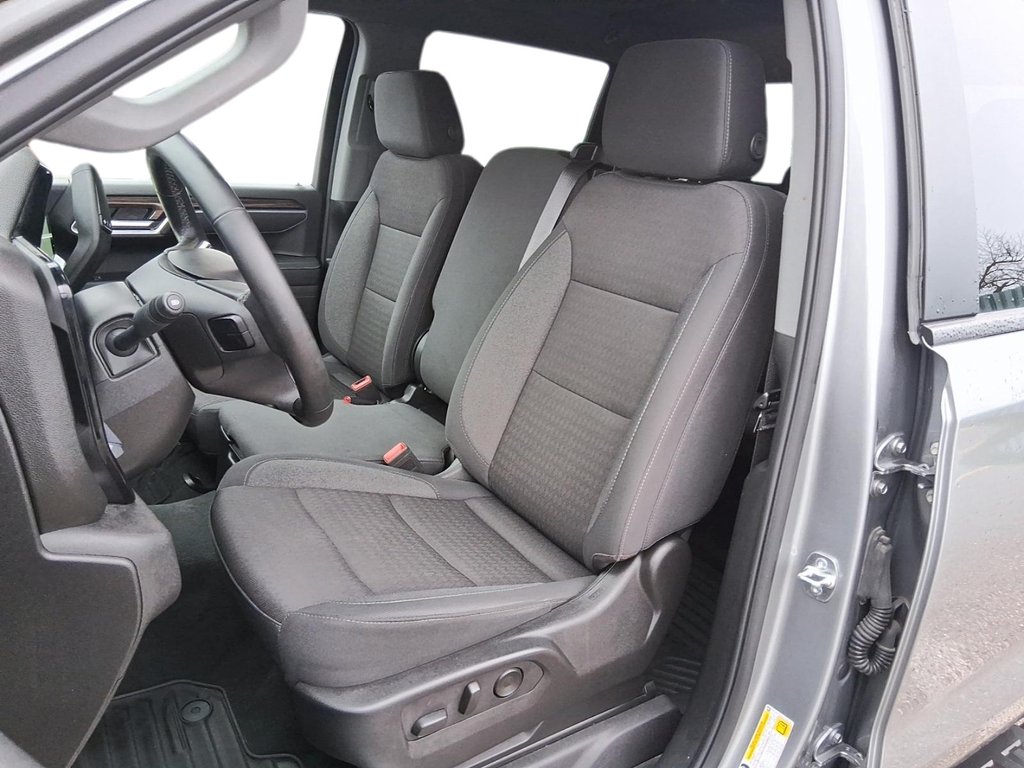 2025 Chevrolet Silverado 1500 Crew Cab Short Box 4-Wheel Drive LT in Stratford, Ontario - 7 - w1024h768px