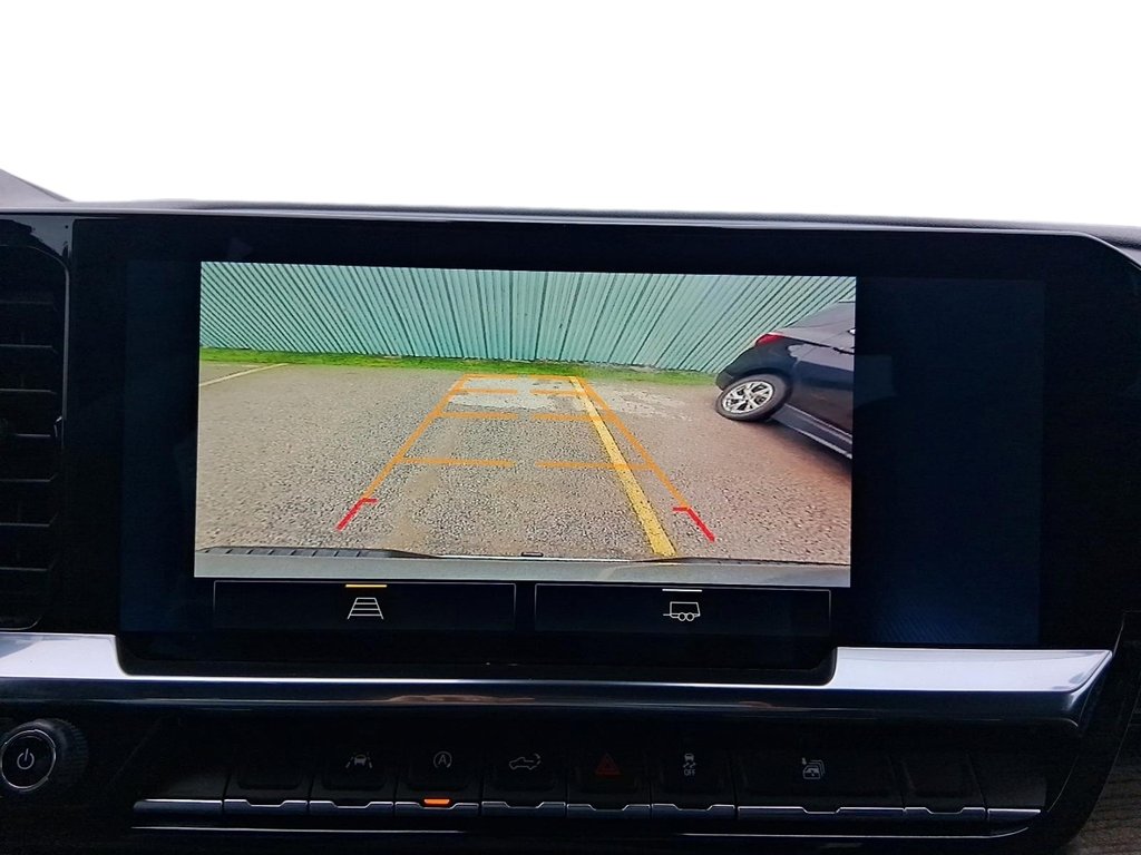 2025 Chevrolet Silverado 1500 Crew Cab Short Box 4-Wheel Drive LT in Stratford, Ontario - 20 - w1024h768px