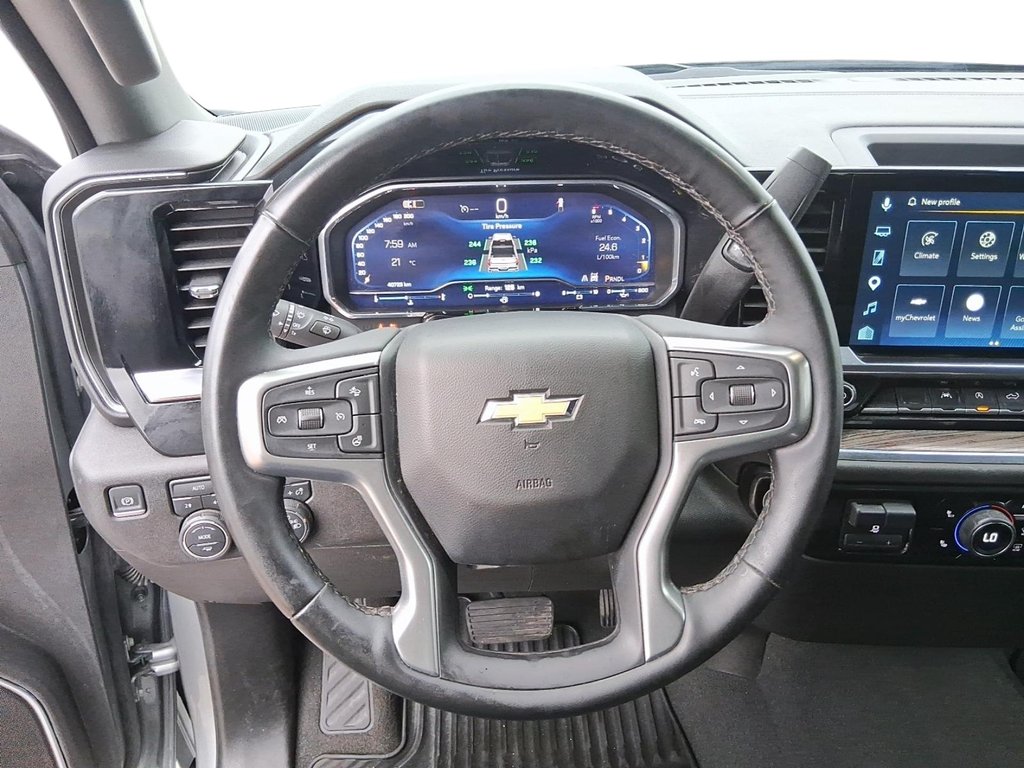 2025 Chevrolet Silverado 1500 Crew Cab Short Box 4-Wheel Drive LT in Stratford, Ontario - 12 - w1024h768px