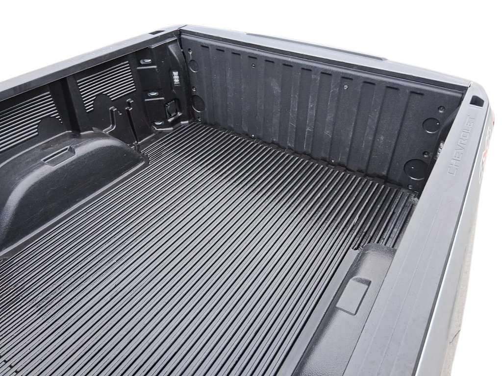 2025 Chevrolet Silverado 1500 Crew Cab Short Box 4-Wheel Drive LT in Stratford, Ontario - 19 - w1024h768px