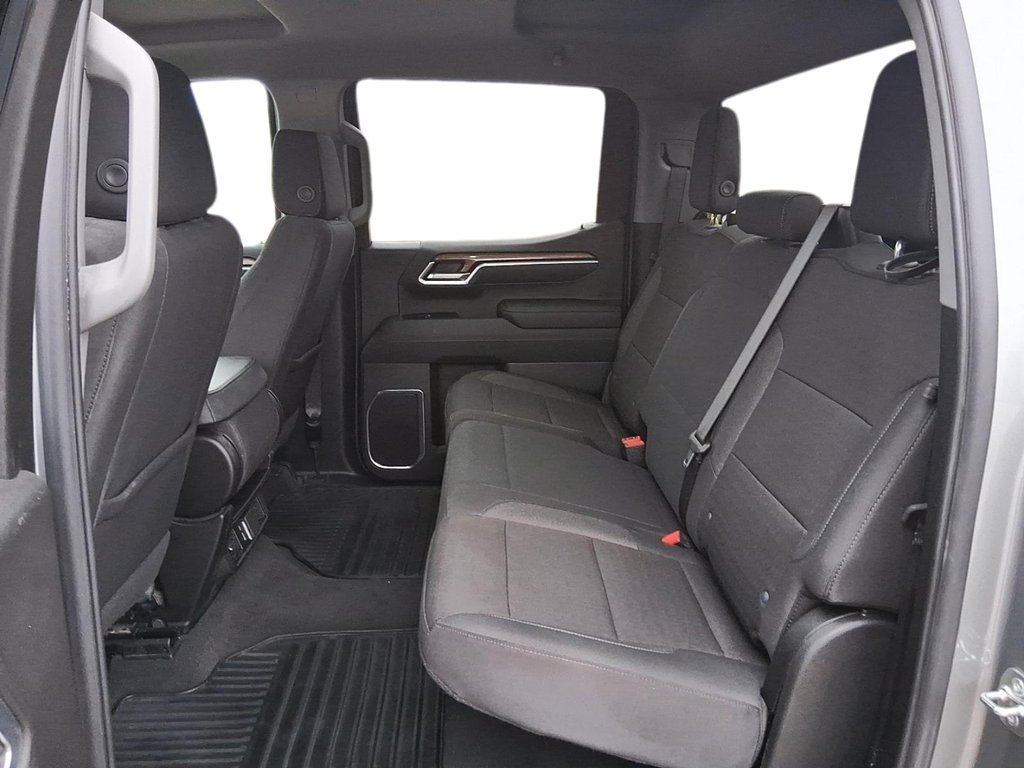 2025 Chevrolet Silverado 1500 Crew Cab Short Box 4-Wheel Drive LT in Stratford, Ontario - 9 - w1024h768px