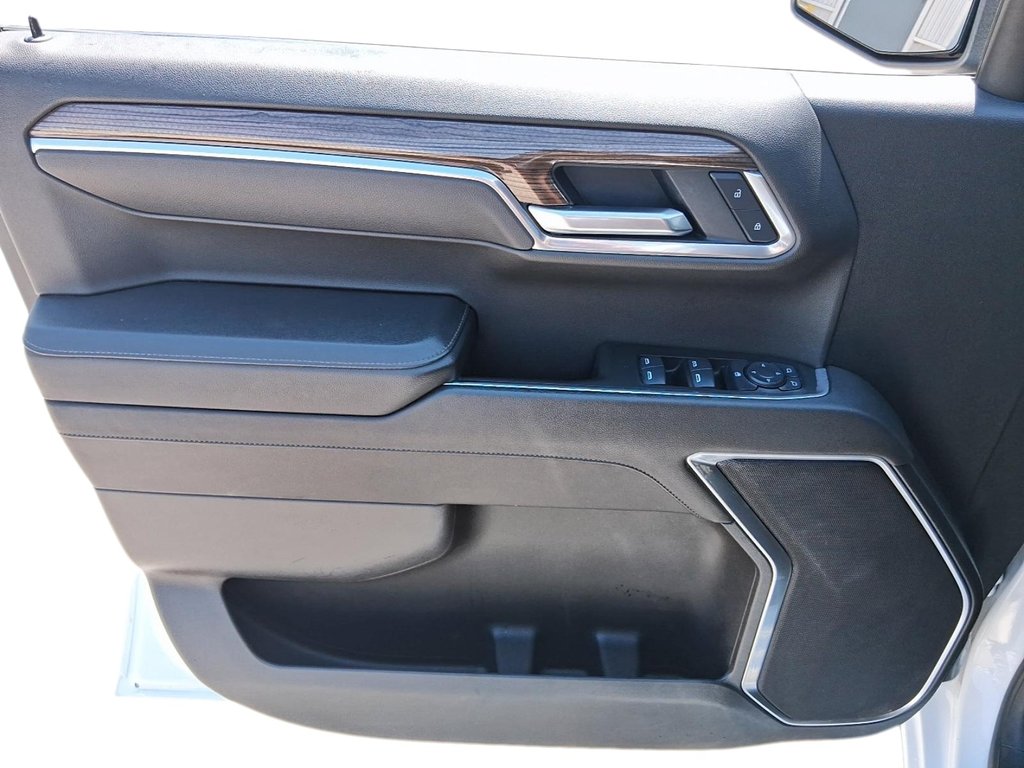 2025 Chevrolet Silverado 1500 Crew Cab Standard Box 4-Wheel Drive LT in Stratford, Ontario - 10 - w1024h768px