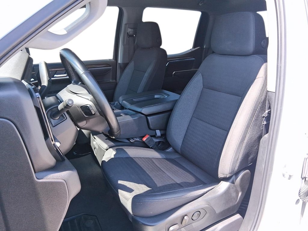 2025 Chevrolet Silverado 1500 Crew Cab Standard Box 4-Wheel Drive LT in Stratford, Ontario - 8 - w1024h768px