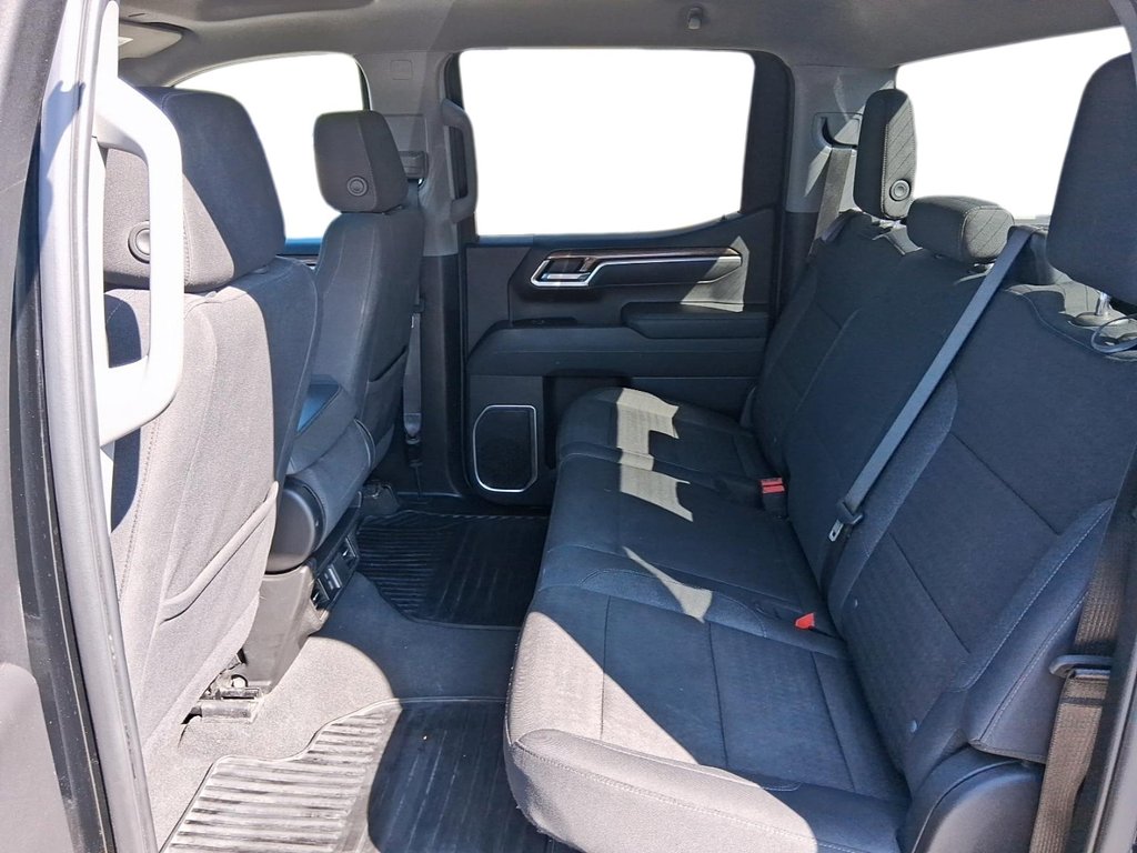 2025 Chevrolet Silverado 1500 Crew Cab Standard Box 4-Wheel Drive LT in Stratford, Ontario - 9 - w1024h768px