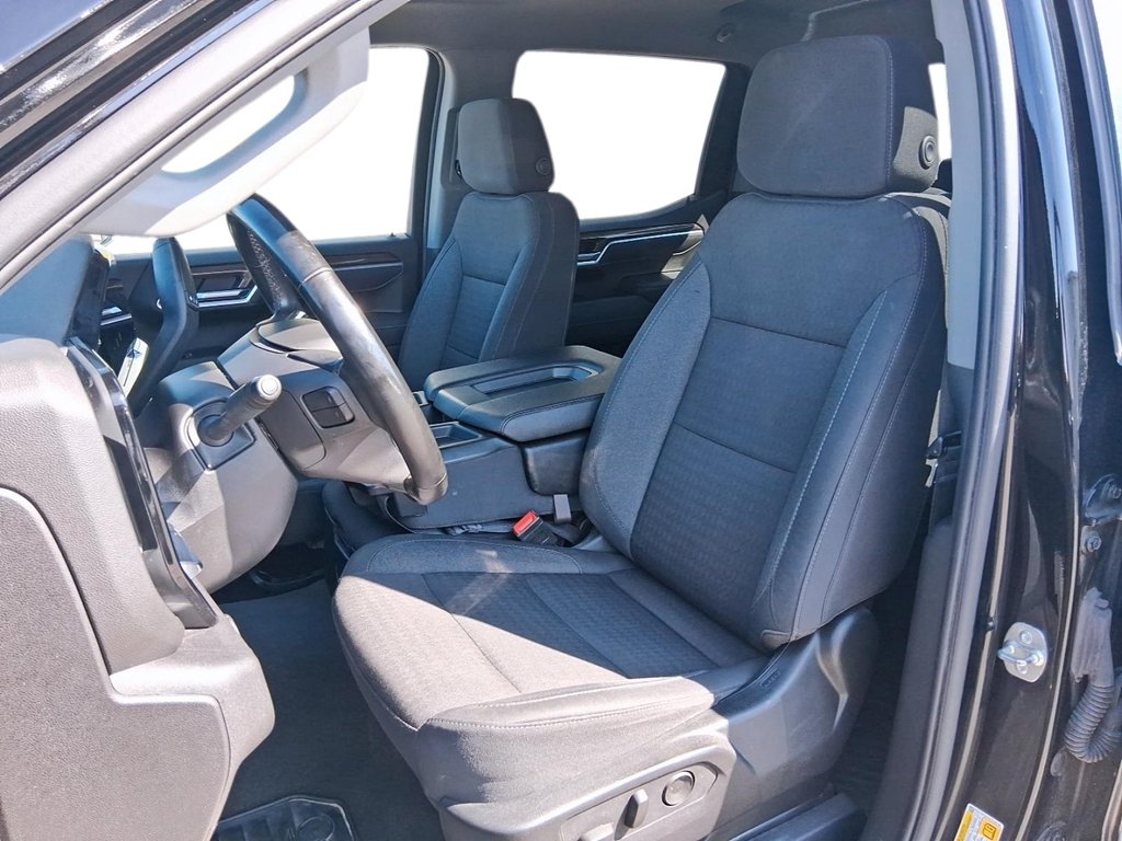 2025 Chevrolet Silverado 1500 Crew Cab Standard Box 4-Wheel Drive LT in Stratford, Ontario - 8 - w1024h768px