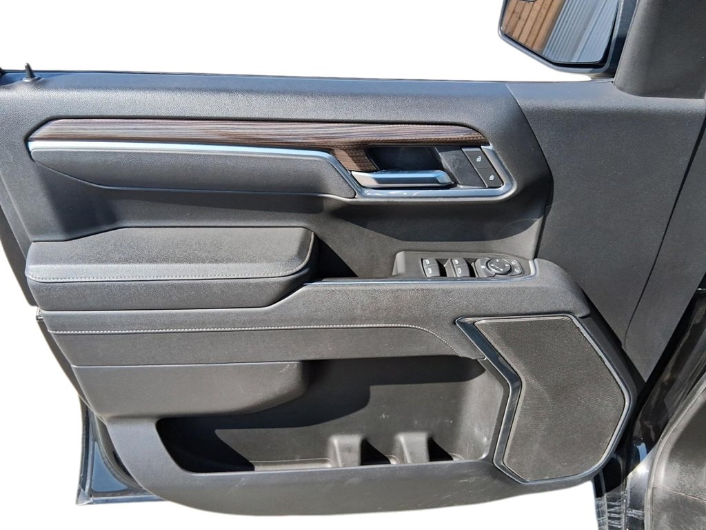2025 Chevrolet Silverado 1500 Crew Cab Standard Box 4-Wheel Drive LT in Stratford, Ontario - 11 - w1024h768px