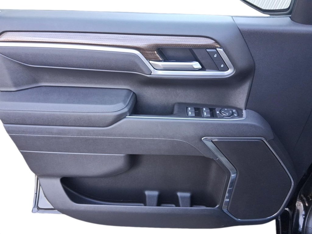 2025 Chevrolet Silverado 1500 Crew Cab Standard Box 4-Wheel Drive LT in Stratford, Ontario - 11 - w1024h768px