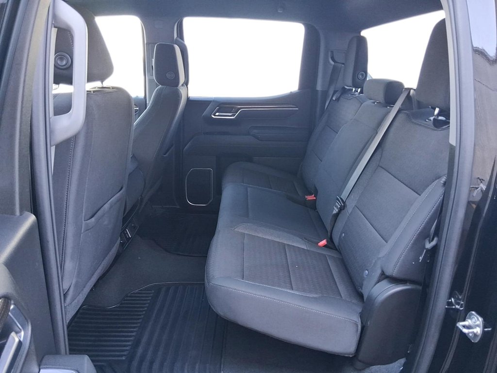 2025 Chevrolet Silverado 1500 Crew Cab Standard Box 4-Wheel Drive LT in Stratford, Ontario - 9 - w1024h768px