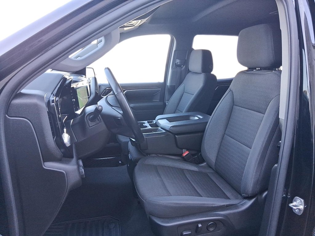 2025 Chevrolet Silverado 1500 Crew Cab Standard Box 4-Wheel Drive LT in Stratford, Ontario - 7 - w1024h768px
