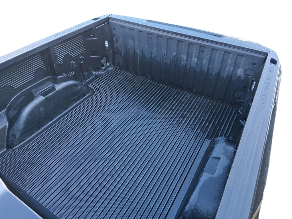 2025 Chevrolet Silverado 1500 Crew Cab Standard Box 4-Wheel Drive LT in Stratford, Ontario - 18 - w1024h768px