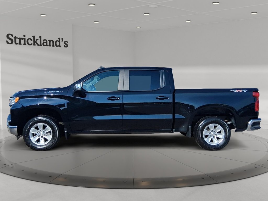2025 Chevrolet Silverado 1500 Crew Cab Standard Box 4-Wheel Drive LT in Stratford, Ontario - 3 - w1024h768px