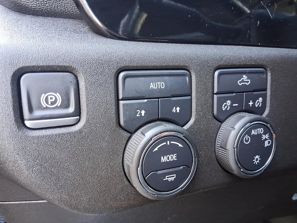 2025 Chevrolet Silverado 1500 Crew Cab Standard Box 4-Wheel Drive LT in Stratford, Ontario - 17 - w1024h768px