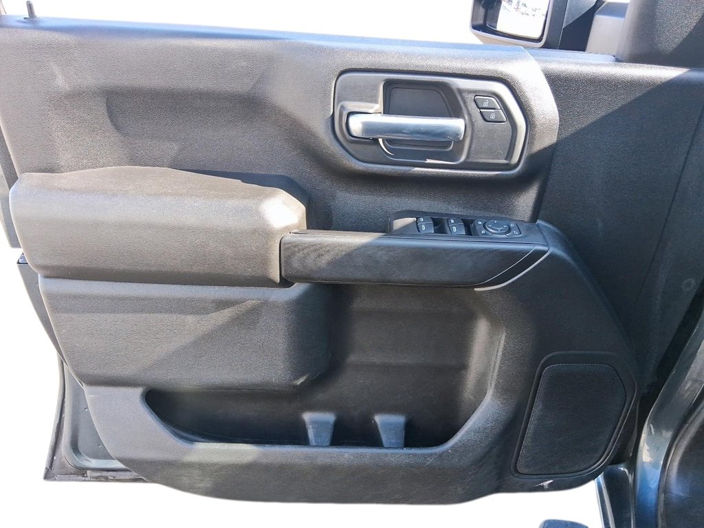 2020 Chevrolet Silverado 2500 New Crew 4x4 Custom Standard Box in Stratford, Ontario - 12 - w1024h768px