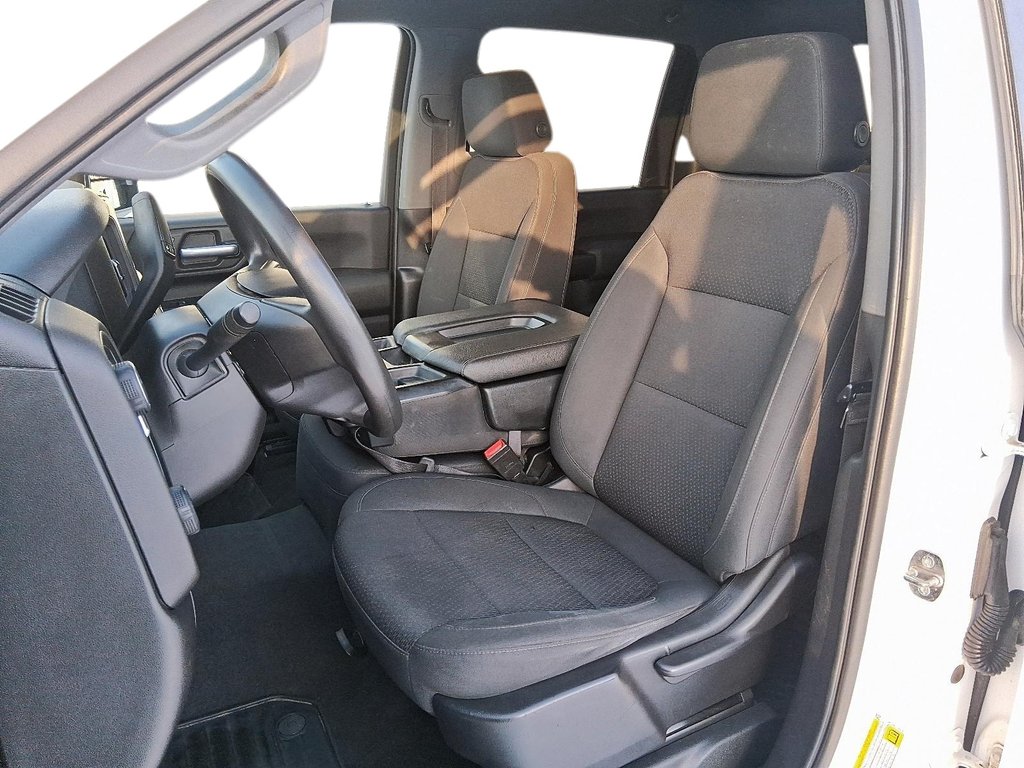 2022 Chevrolet Silverado 2500 Crew 4x4 Custom Standard Box in Stratford, Ontario - 8 - w1024h768px