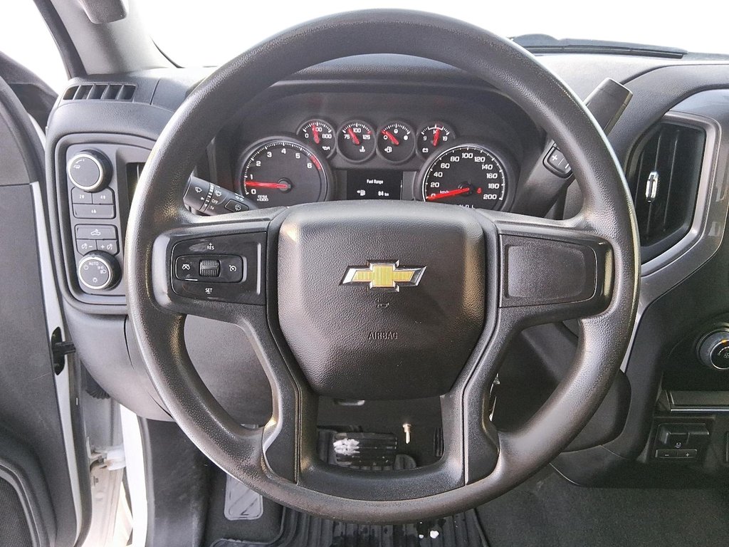 2022 Chevrolet Silverado 2500 Crew 4x4 Custom Standard Box in Stratford, Ontario - 12 - w1024h768px